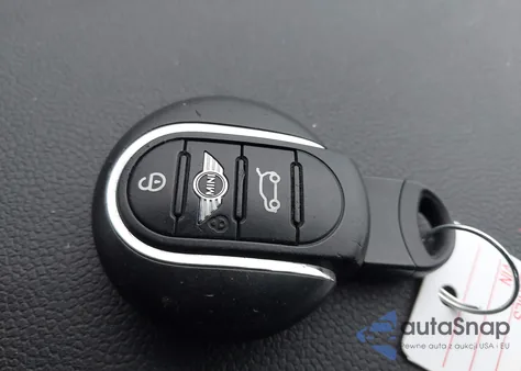 2016 Mini Hardtop Cooper z USA, uszkodzony, nr VIN WMWXU1C5XG2D10073